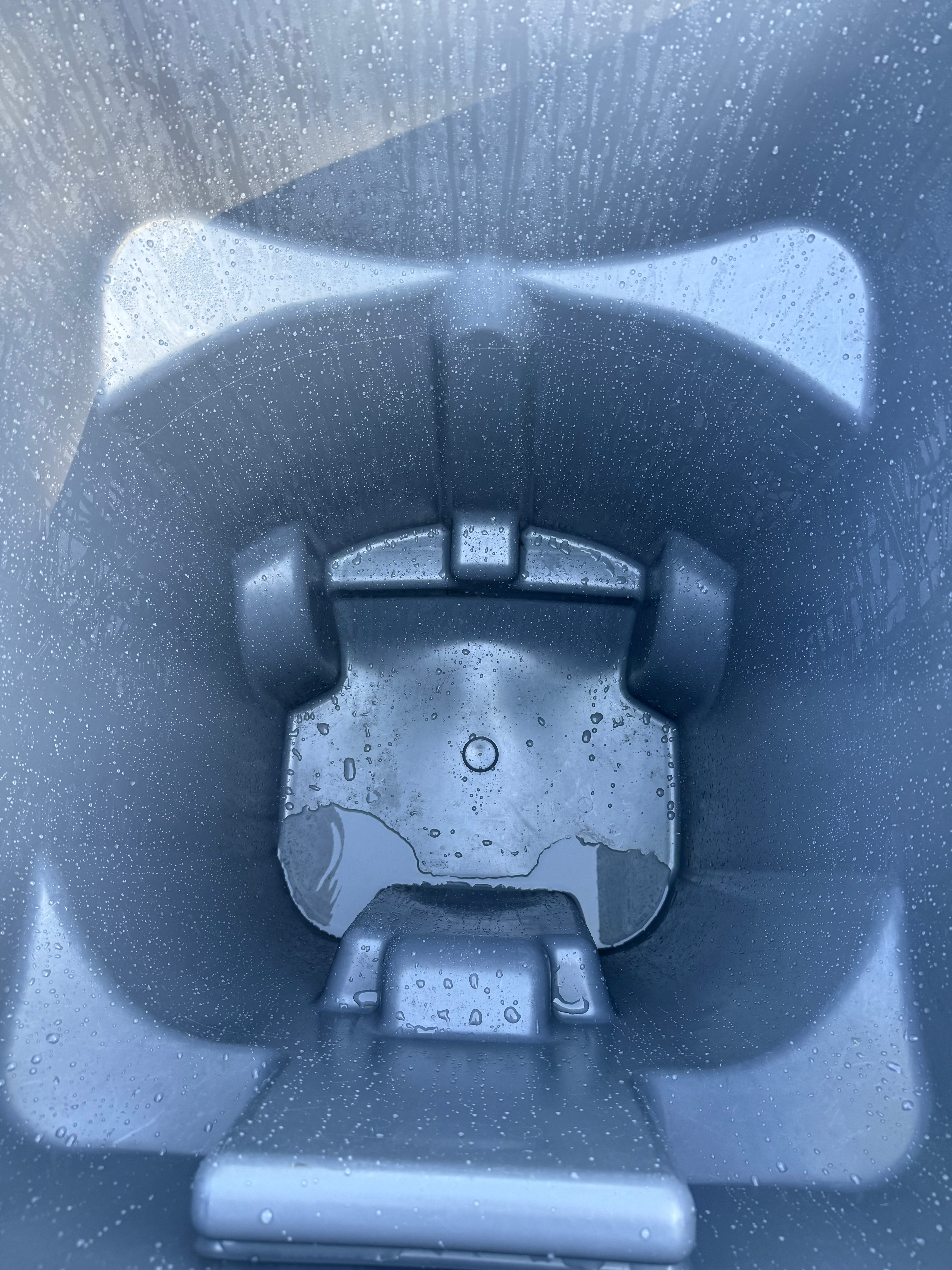 Recycling bin after cleaning